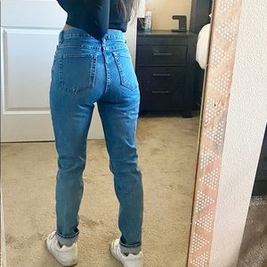 90’s style high rise jeans